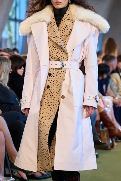 Look 37